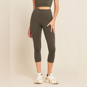 BOODY Active High Waist 3/4 Leggings Womens sz XS Olive Organic Cotton Blend EUC